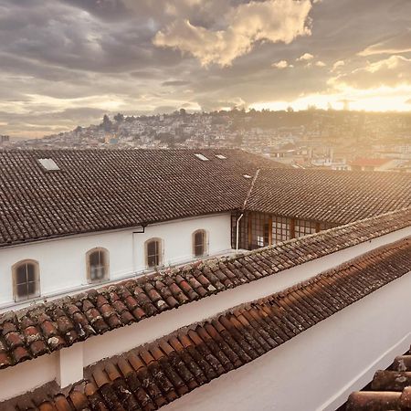 Friends Hotel & Rooftop - Historic Center & Museums كويتو المظهر الخارجي الصورة