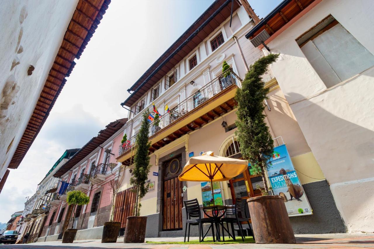 Friends Hotel & Rooftop - Historic Center & Museums كويتو المظهر الخارجي الصورة