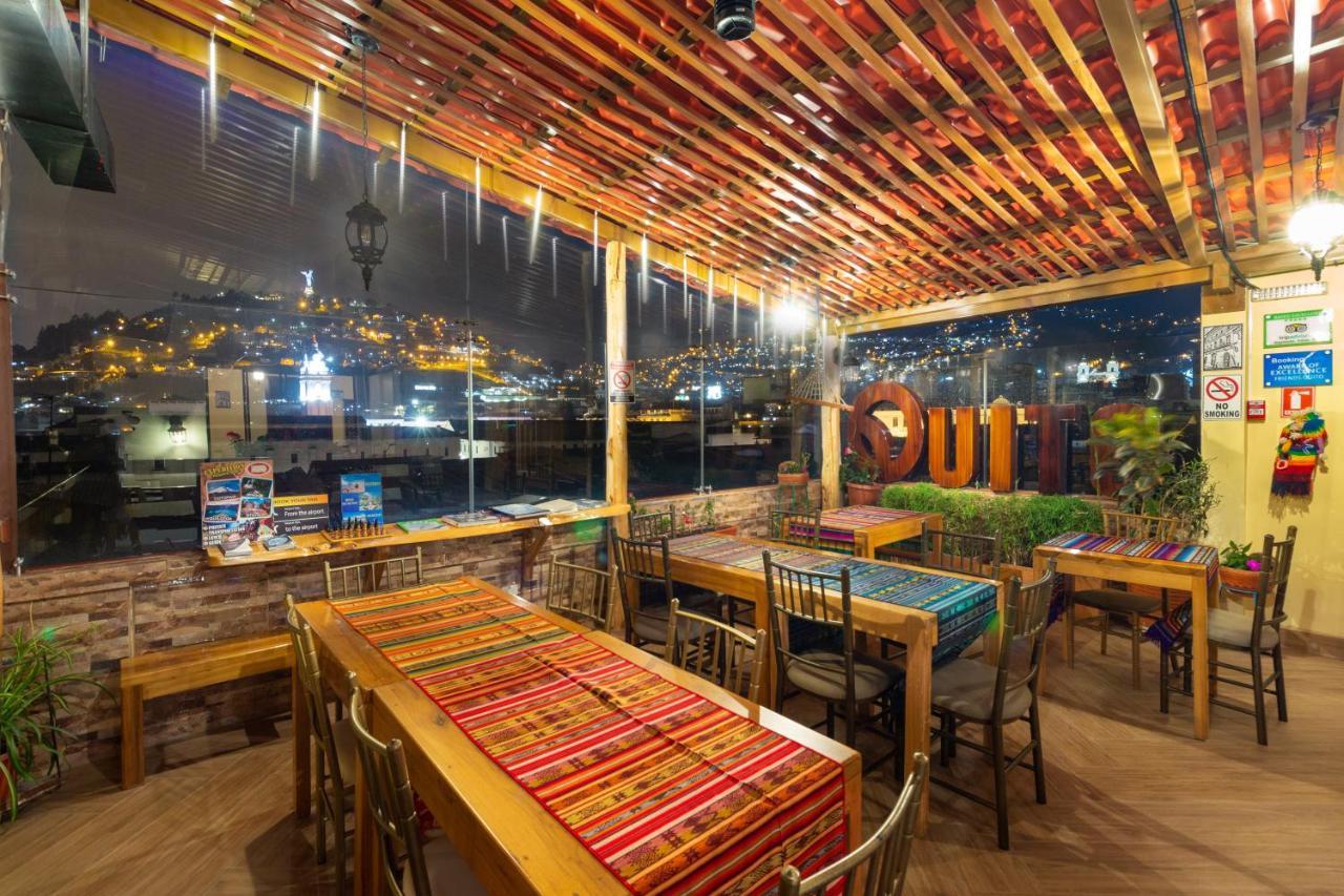 Friends Hotel & Rooftop - Historic Center & Museums كويتو المظهر الخارجي الصورة