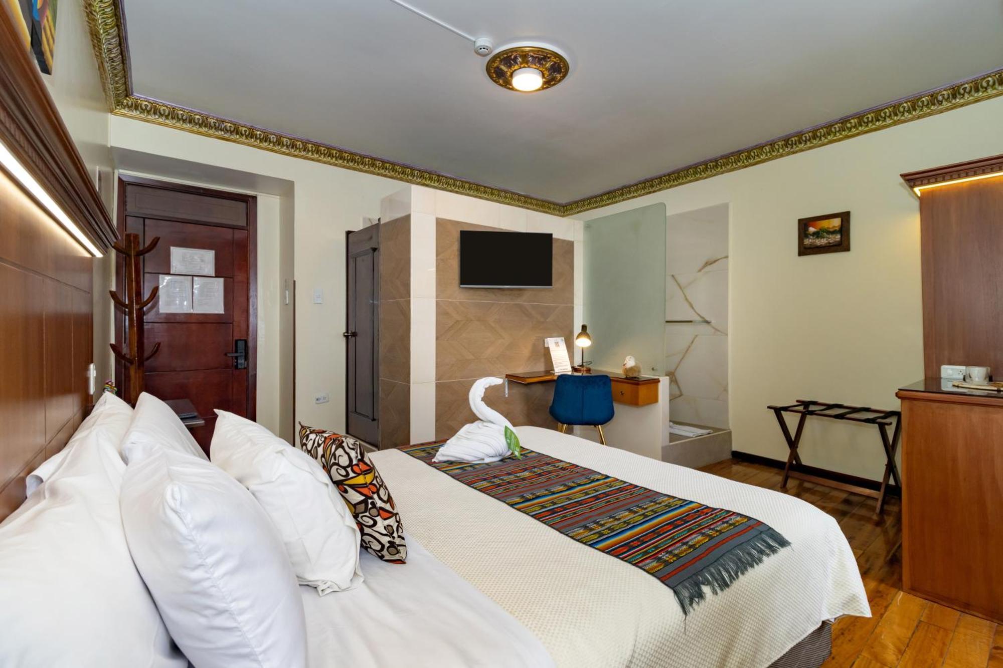 Friends Hotel & Rooftop - Historic Center & Museums كويتو المظهر الخارجي الصورة